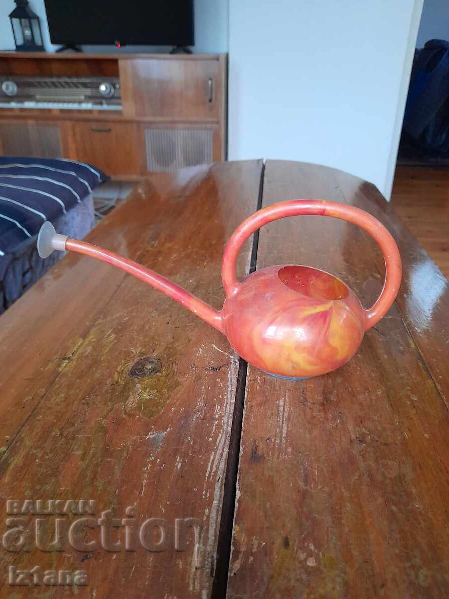 Παλιό παιδικό ποτιστήρι Παλιό παιδικό ποτιστήρι