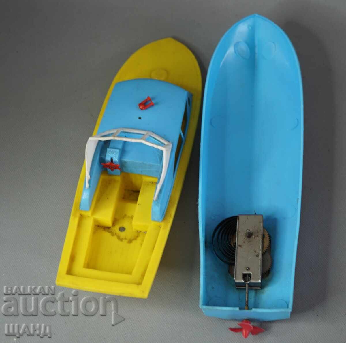 Veche jucărie mecanică din plastic germană barcă navă vapor - 5