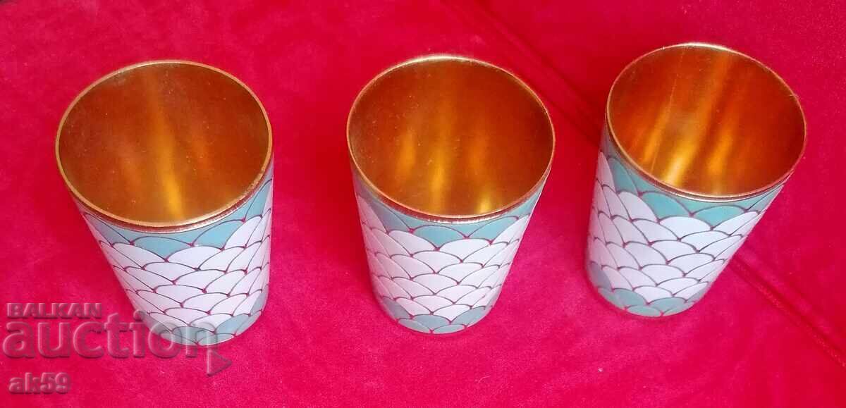 Căniță pentru vodcă email aurire 3 buc cu preț € 50.00 | 97.79 BGN Căniță pentru vodcă email aurire 3 buc cu preț € 50.00 | 97.79 BGN