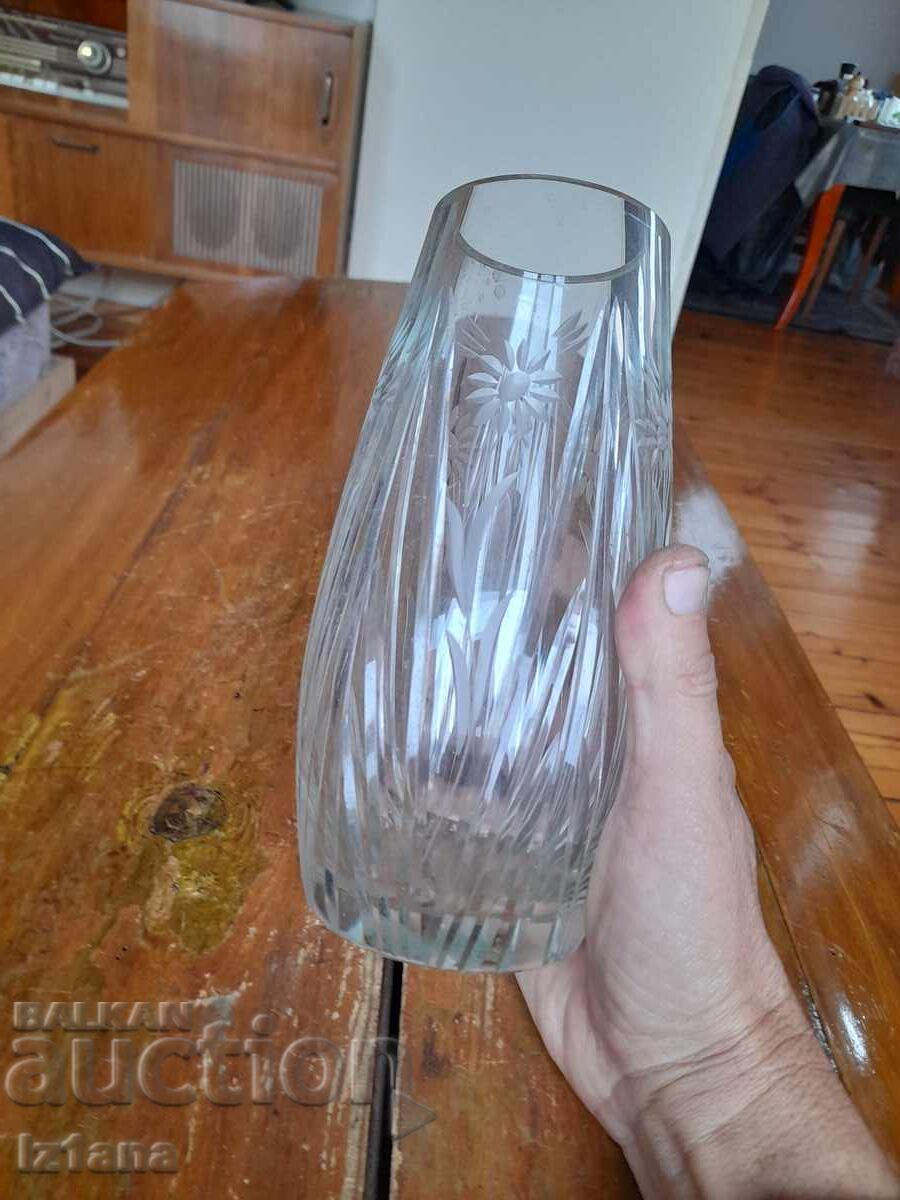 Стара стъклена ваза с цена € 22.00 | 43.03 лв.