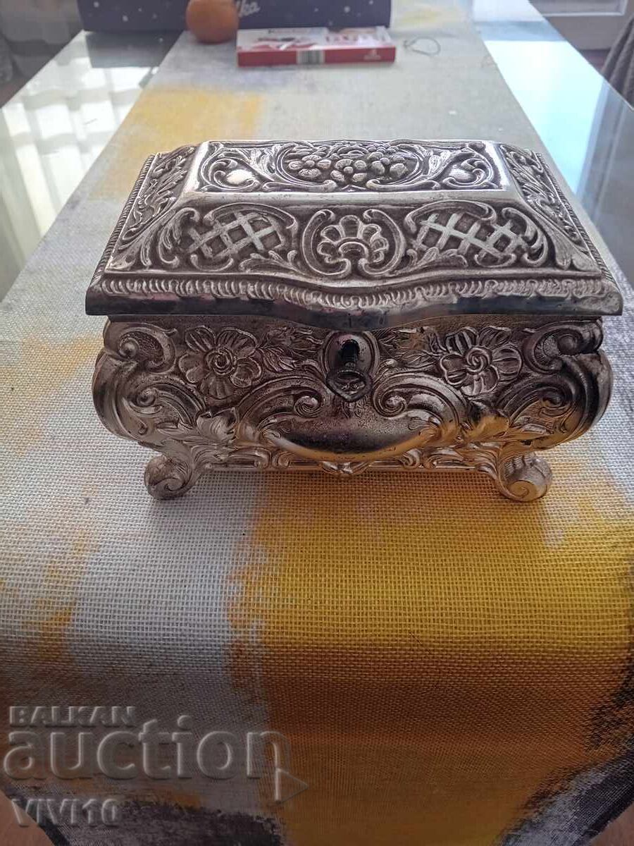 Старинна кутия за бижута, латерна,посребрена