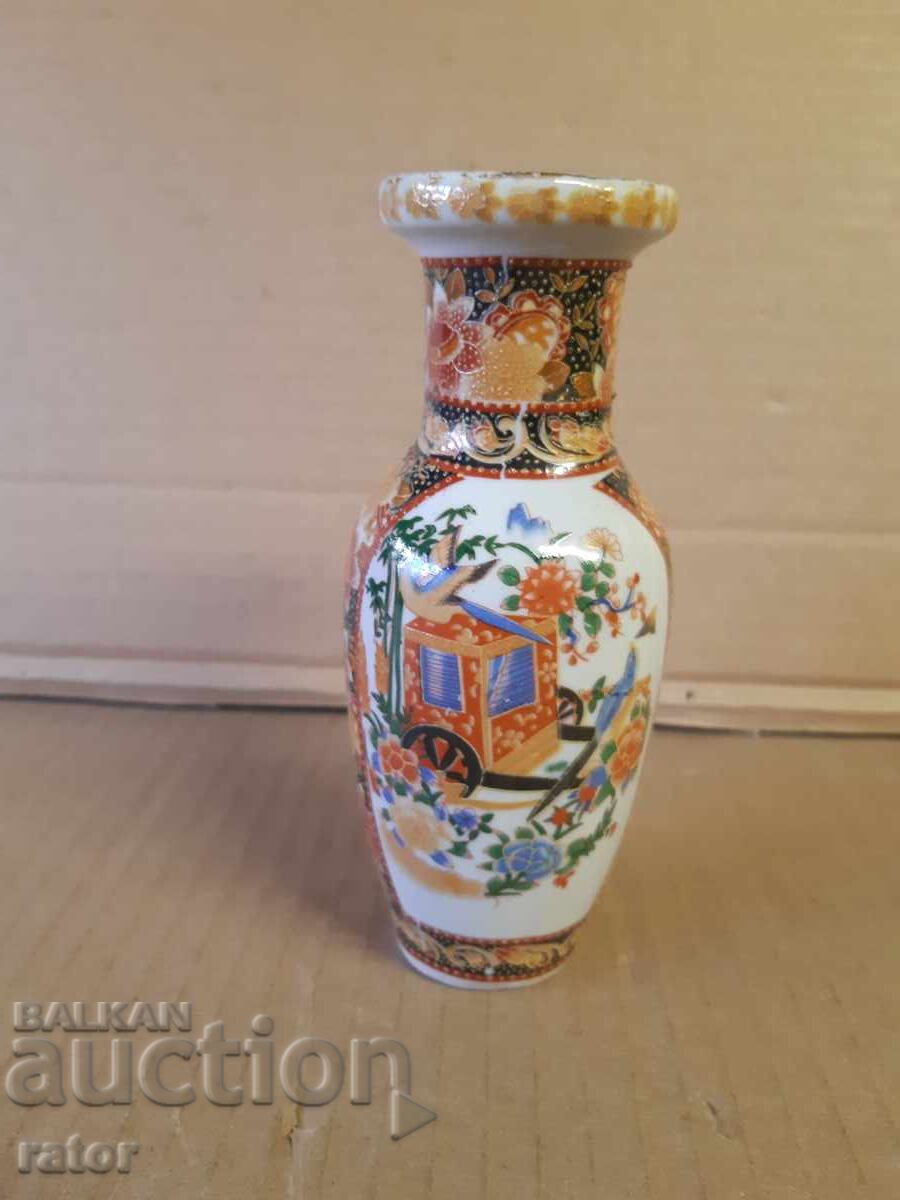 Παλιό κινέζικο πορσελάνινο βάζο. Πορσελάνη