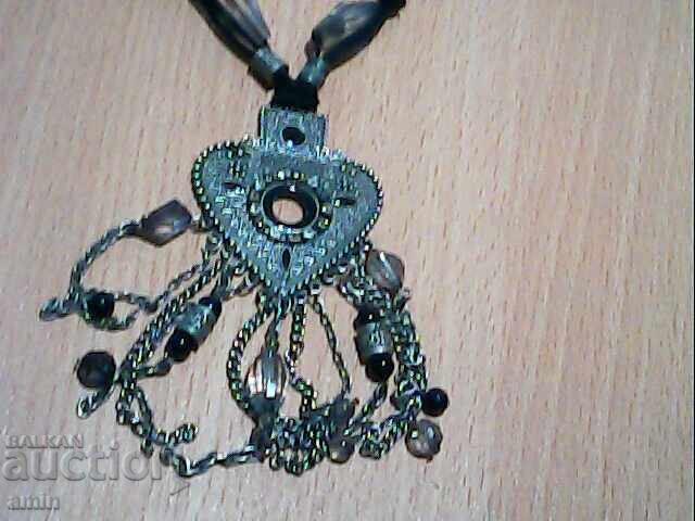 старо красиво посребрено колие с цена € 15.00 | 29.34 лв.