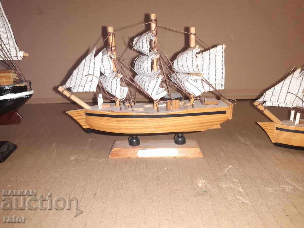 Аукцион Стари корабчета - 3 броя , корабче - макет , макети