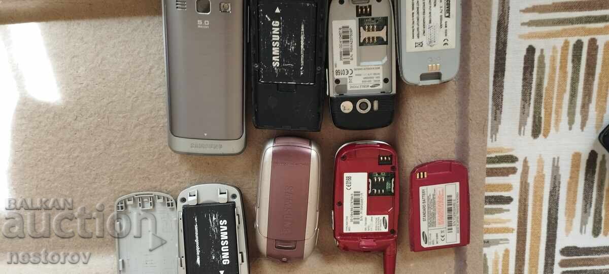 Livrarea LOT 4 TELEFOANE MOBILE VECHI