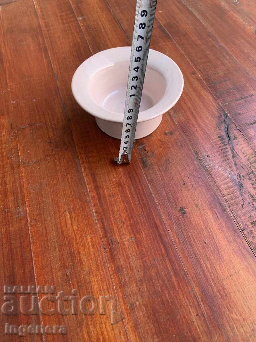 ЛЕГЕН ЛЕГЕНЧЕ ЗА БРЪСНЕНЕ ПОРЦЕЛАН СТАРИННО с цена € 8.00 | 15.65 лв.