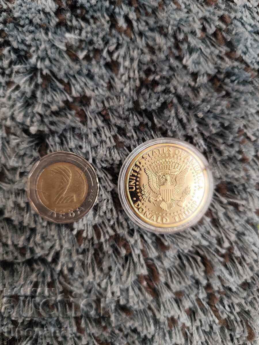 Жетон с лика на Доналд Тръмп, в капсула с цена € 4.00 | 7.82 лв.