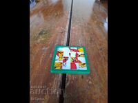 Ένα παλιό παιδικό παιχνίδι, στοίβαξη πλακιδίων, στοίβαξη