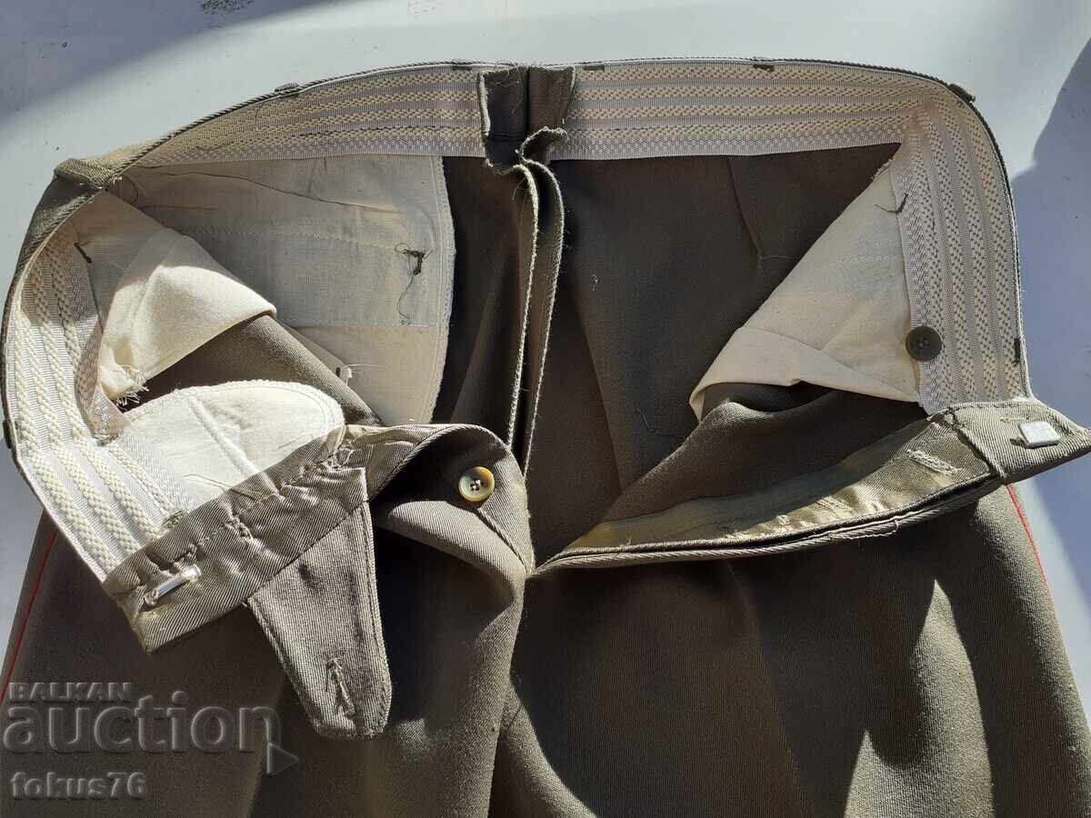 Аукцион Стара военна униформа куртка панталон вратовръзка