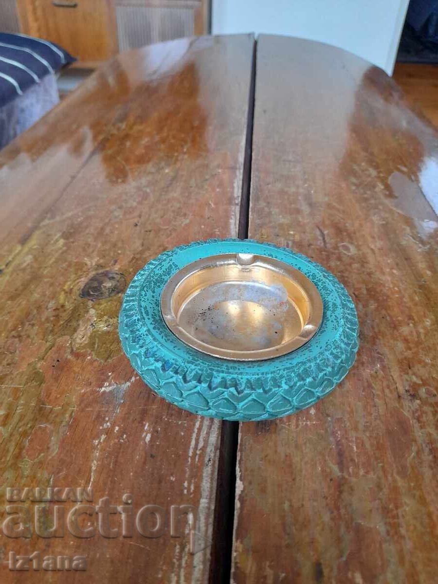 Vechi scrumieră cauciuc