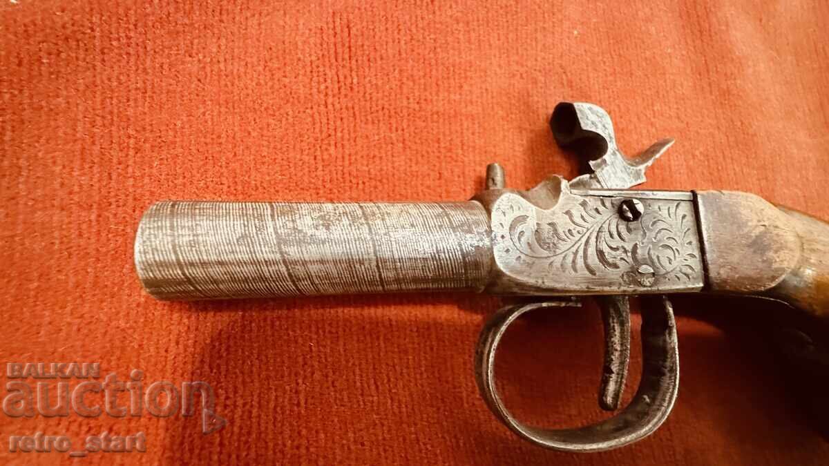 Pistol capsular pentru colecție cu preț € 140.00 | 273.82 BGN