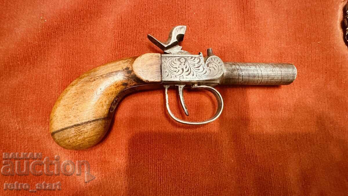 Licitație Pistol capsular pentru colecție