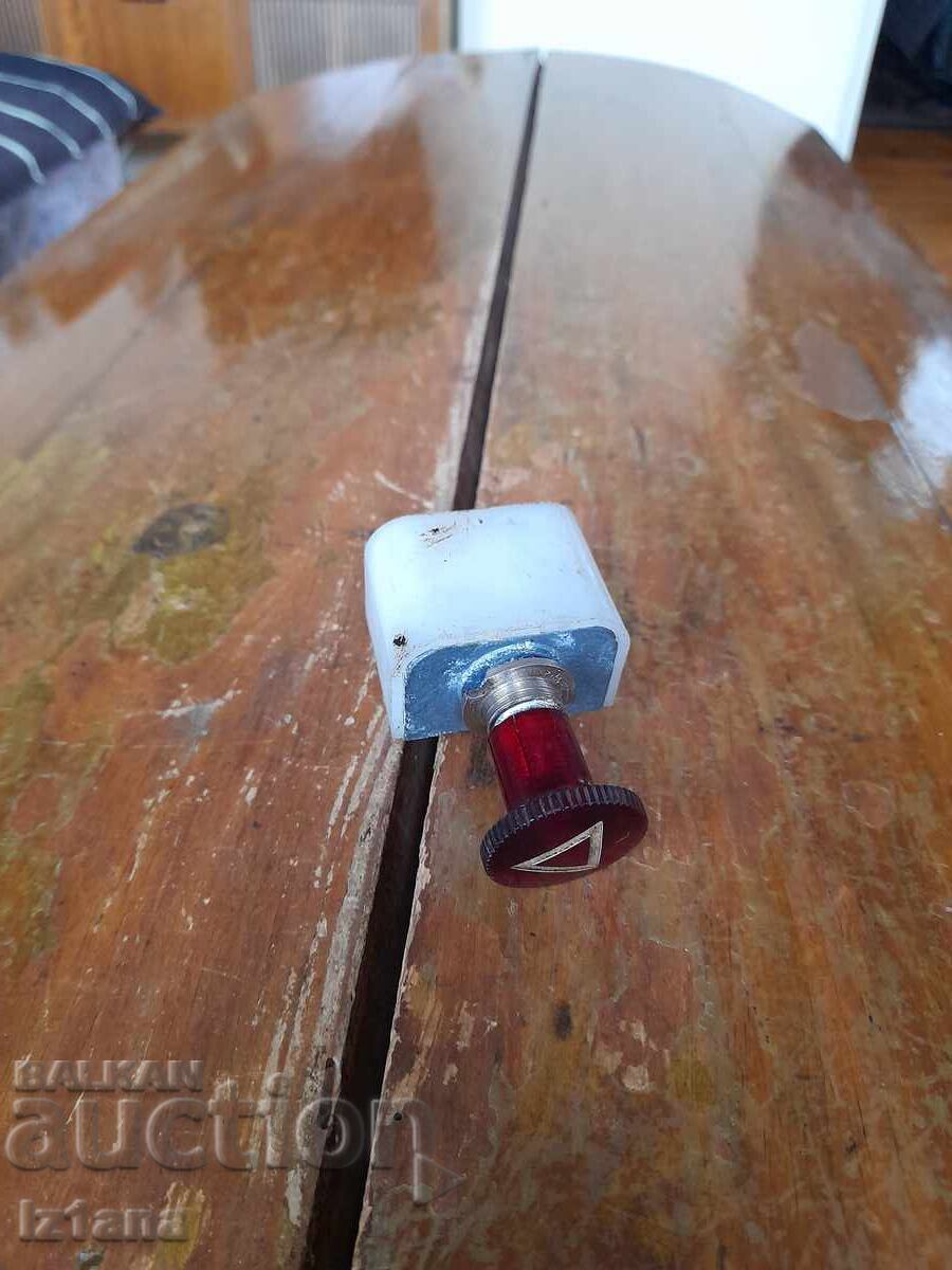 Cheie de contact veche, buton avarie pentru Moscvici