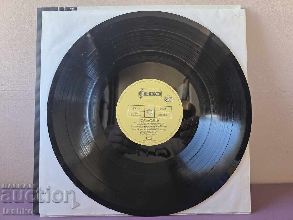 Delivery of Gramophone record Delivery of Gramophone record