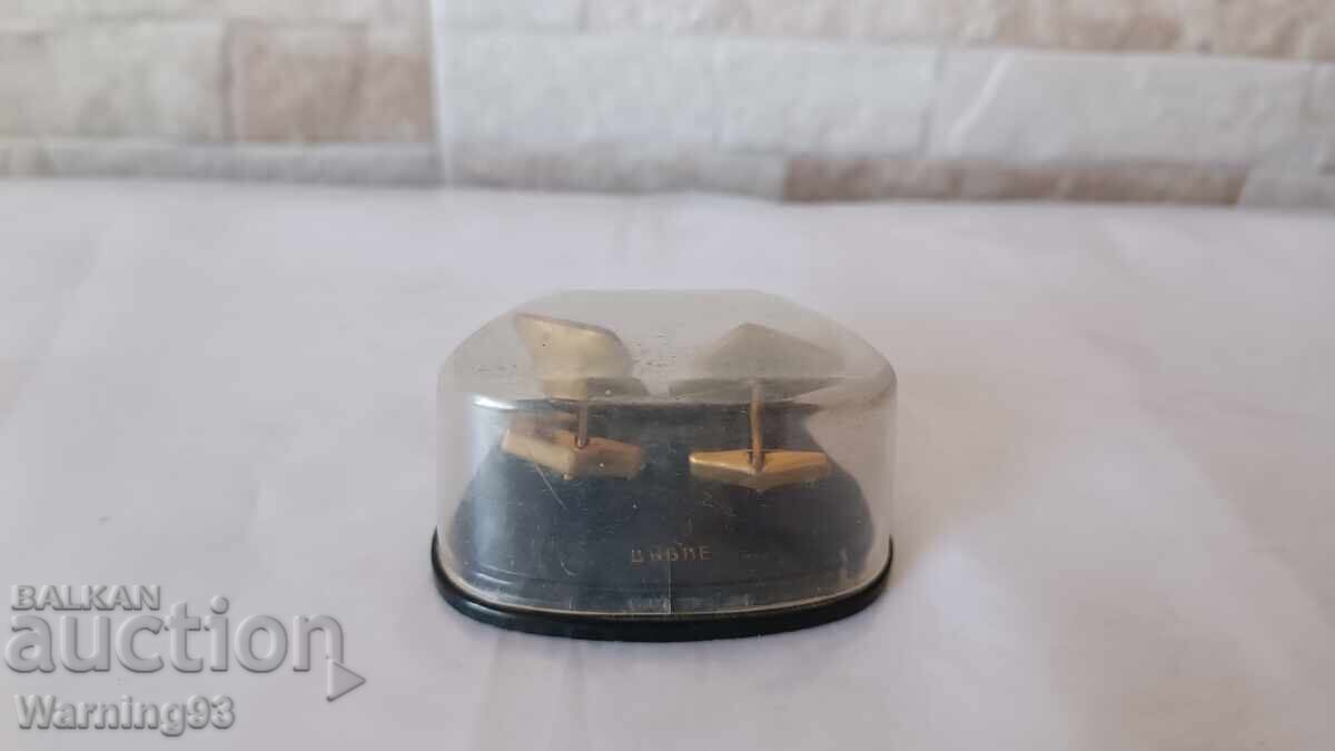 Licitație Butoni auriti vechi - DUBLU - din perioada socialistă