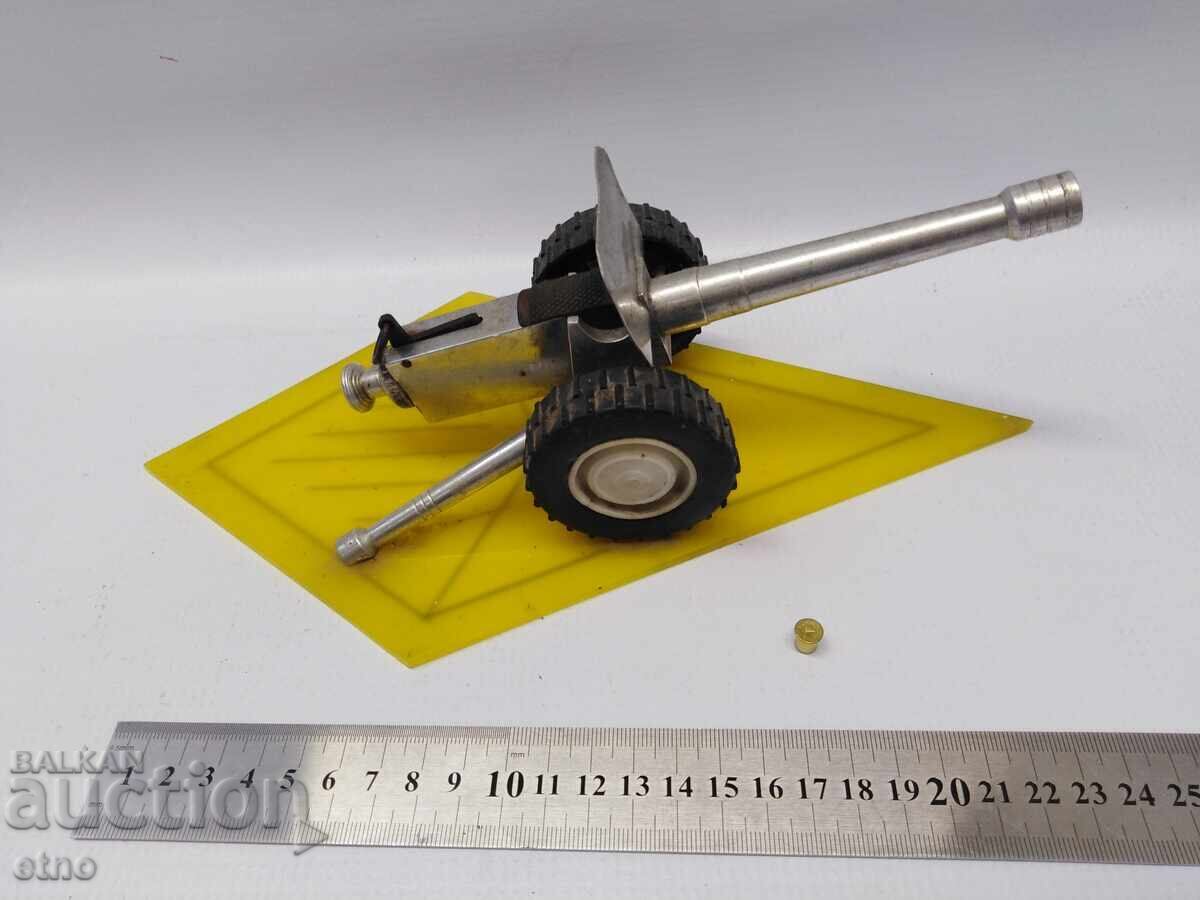 TUN, OBIECT DE ARTILERIE GĂLĂGIOS, CÂINE DE VÂNĂTOARE CU CAPSE DE VÂNĂTOARE, PISTOL, OSA