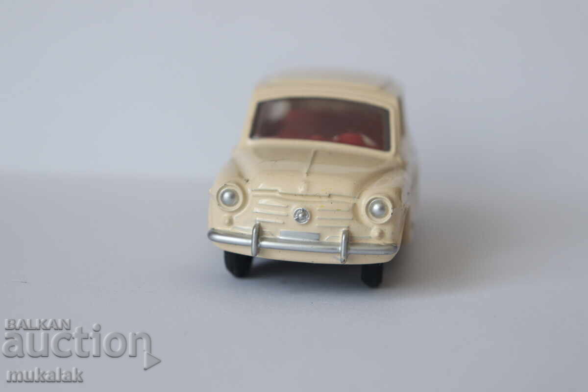Delivery of DINKY TOYS FIAT 600 CAR MODEL Delivery of DINKY TOYS FIAT 600 CAR MODEL