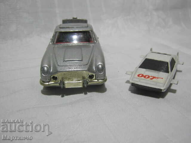 2 παιχνίδια αυτοκινητάκια Corgi james bond 007 Aston Martin lotus με τιμή € 60.00 | 117.35 BGN