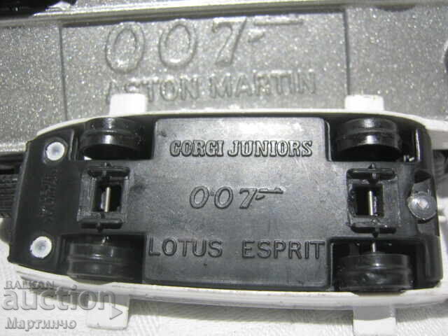 2 παιχνίδια αυτοκινητάκια Corgi james bond 007 Aston Martin lotus - 5