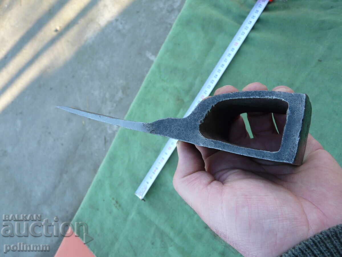 Аукцион Австроунгарска брадва кривица   -  597