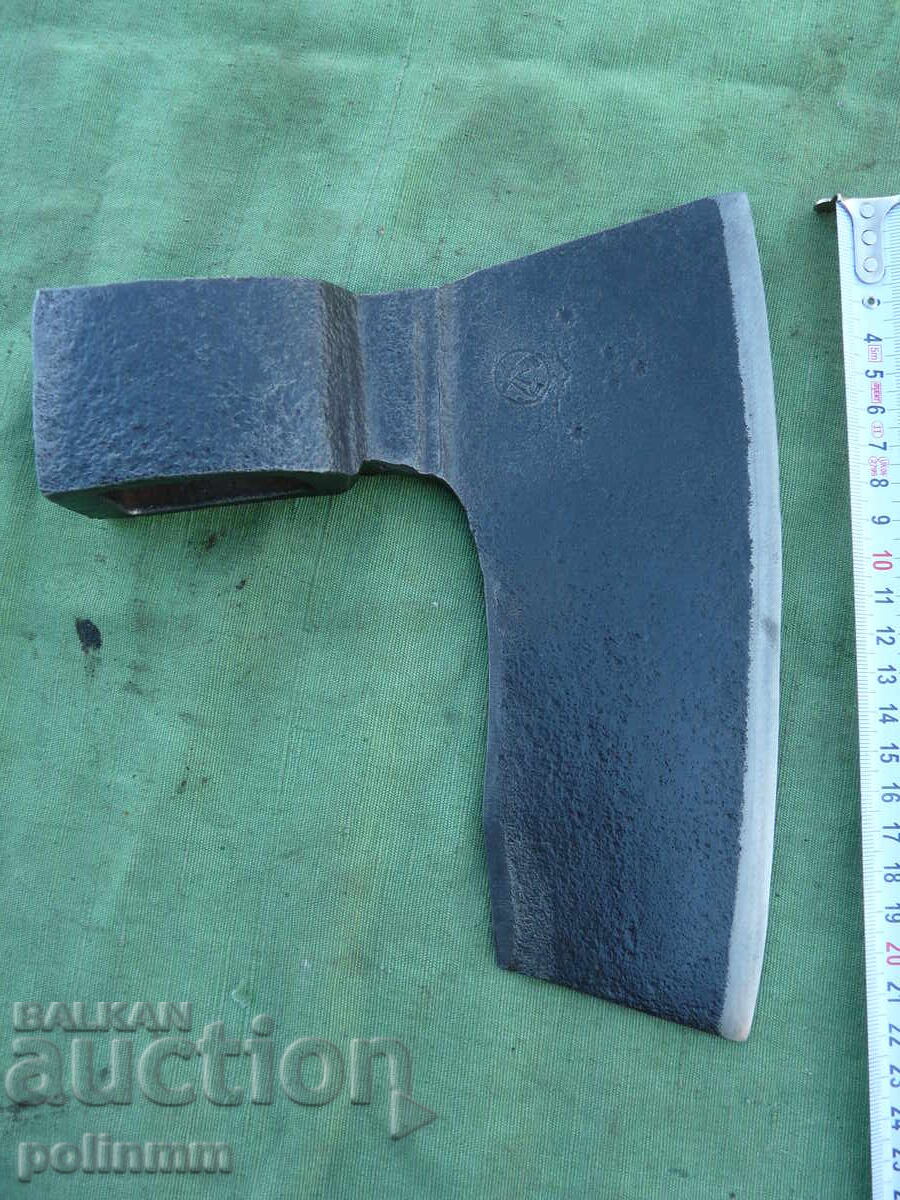 Австроунгарска брадва кривица   -  597