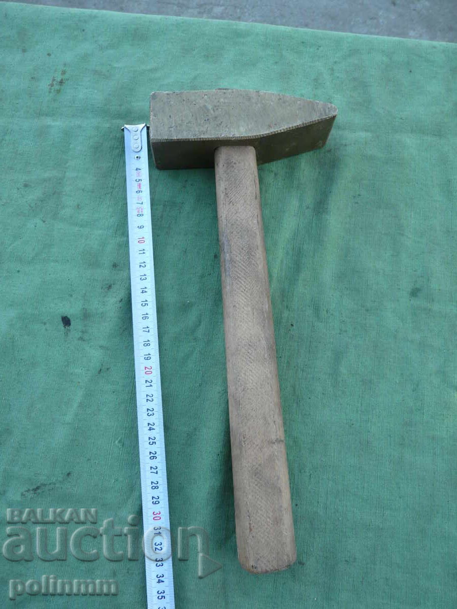 Ciocan de bronz - 327