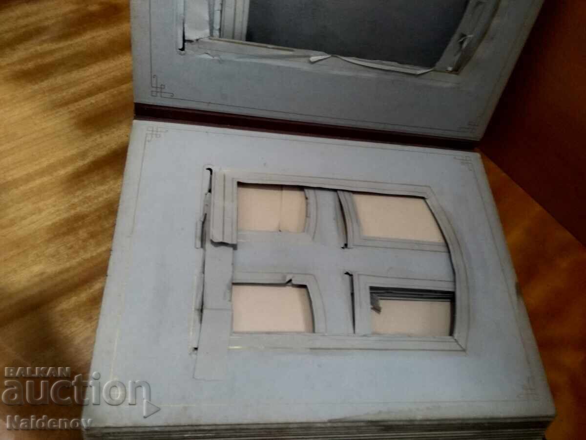 Кожен Албум за твърди снимки с цена € 5.00 | 9.78 лв.