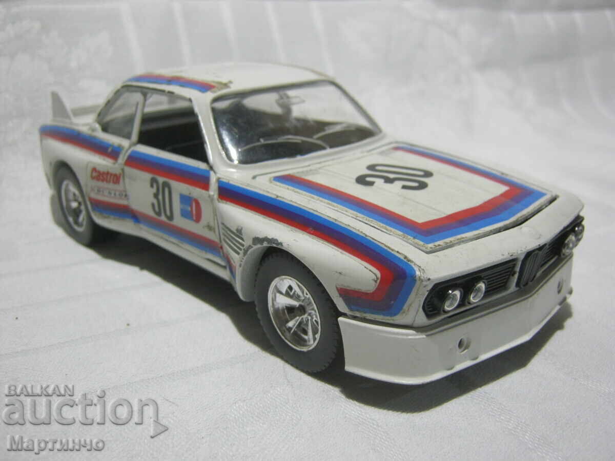 Jucărie veche model mașină BMW 3:0 cs 1/24 Burago cu preț € 60.00 | 117.35 BGN