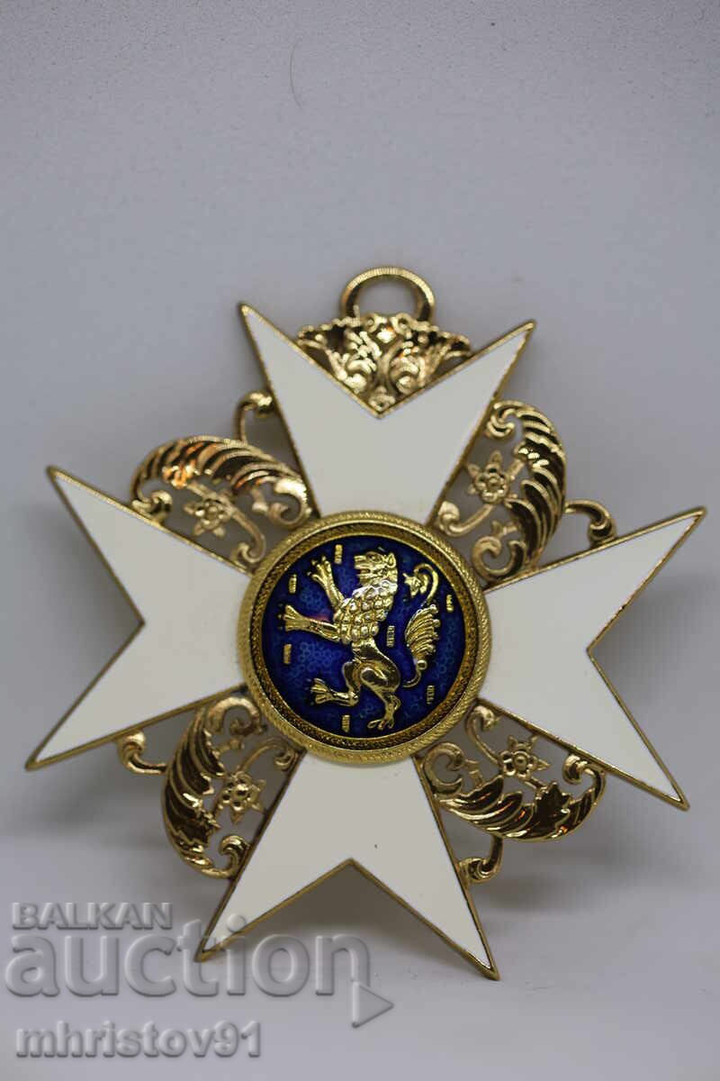 Ordin decorativ cu email și grifon – stil european