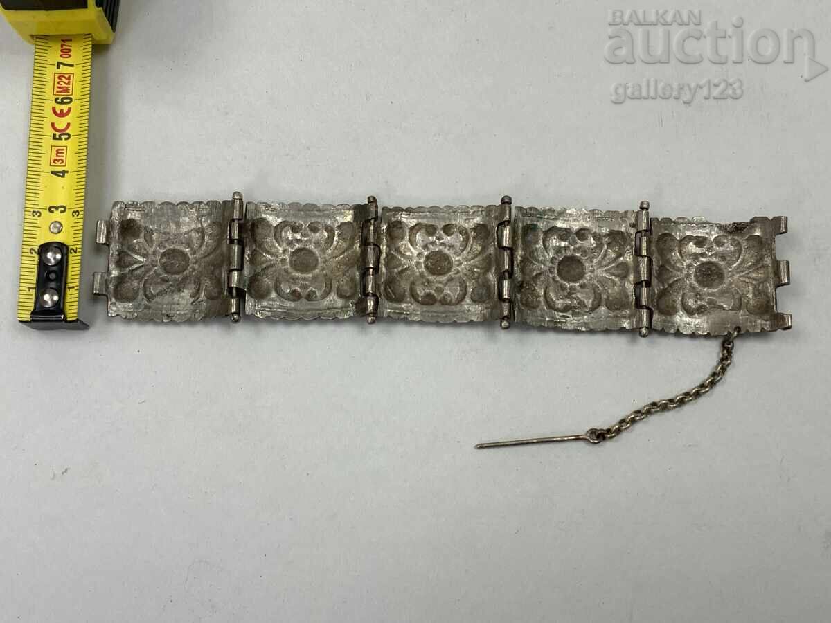 Аукцион Възрожденска гривна сребро сечан