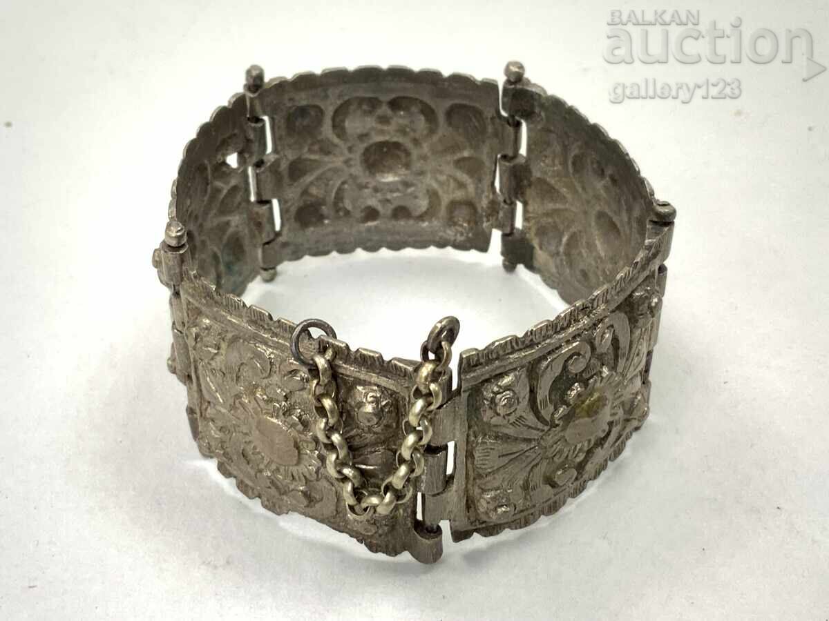 Възрожденска гривна сребро сечан