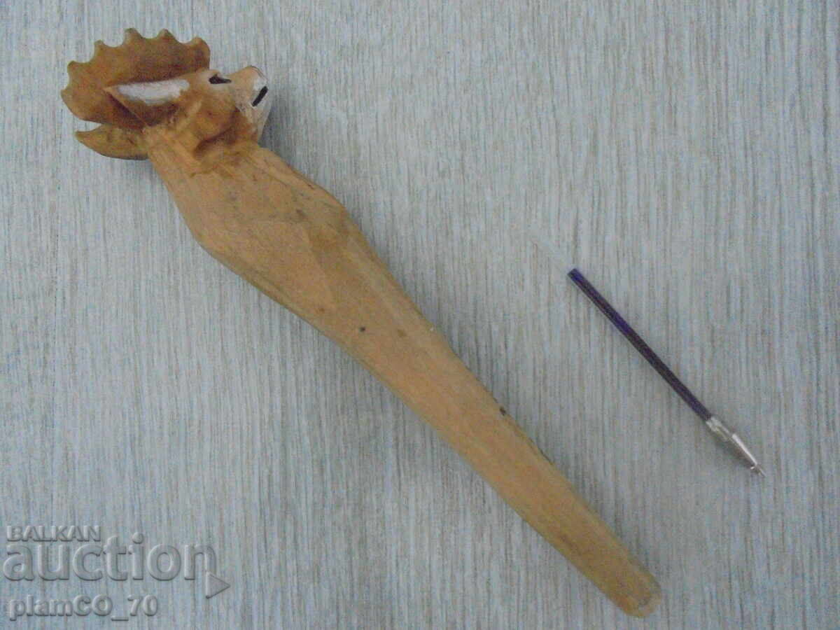 Доставка на №*8447 Стара дървена химикалка – фигура елен