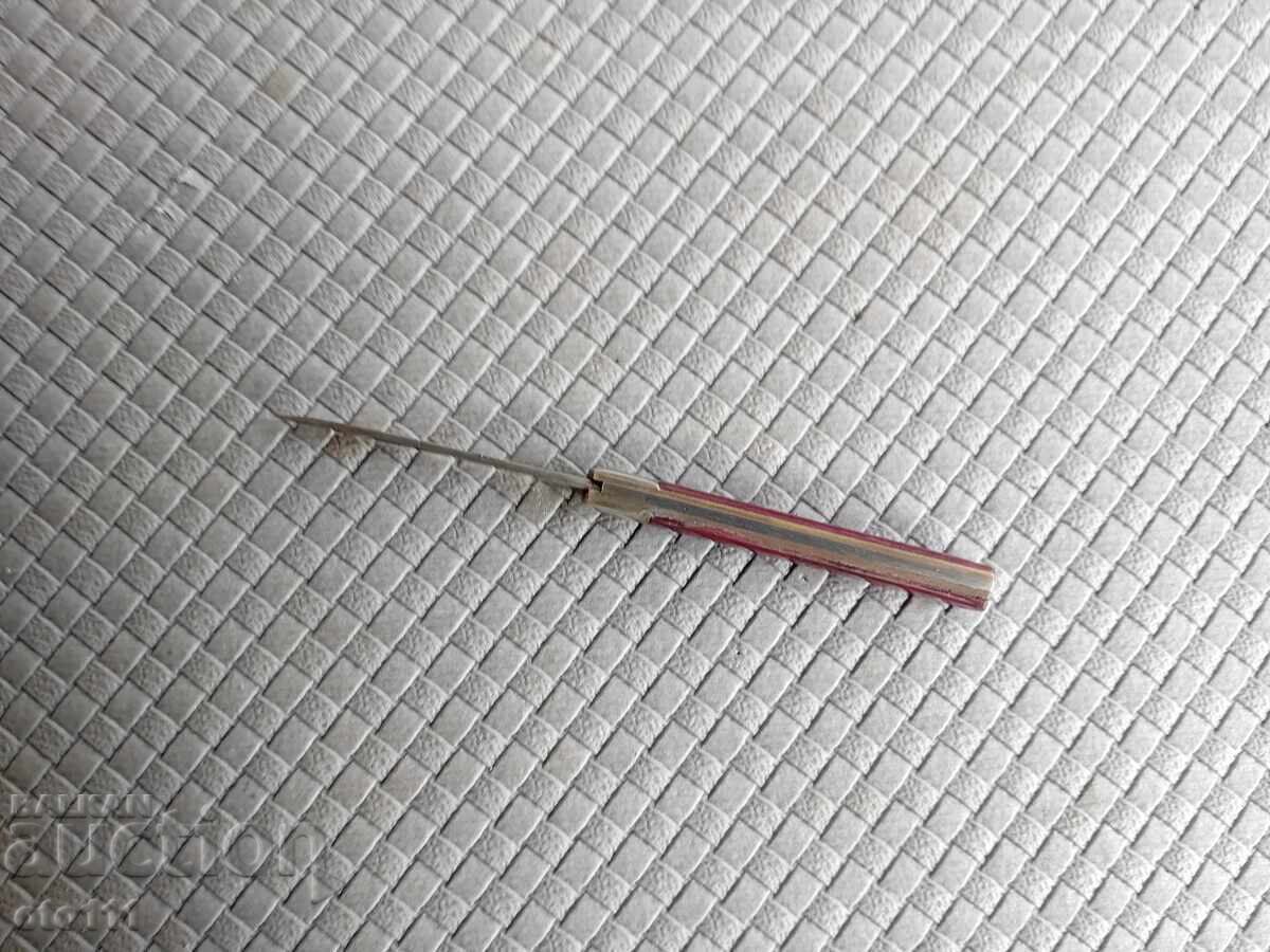 Livrarea MINI CUȚIT VECHI, CUȚIT, PICIOARE Livrarea MINI CUȚIT VECHI, CUȚIT, PICIOARE