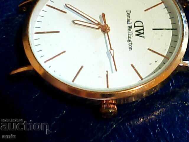 Auction Beautiful watch works with a new battery Auction Beautiful watch works with a new battery