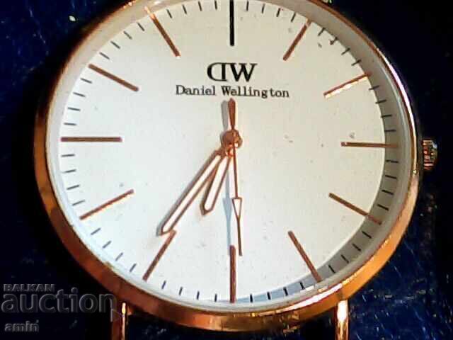 Beautiful watch works with a new battery Beautiful watch works with a new battery