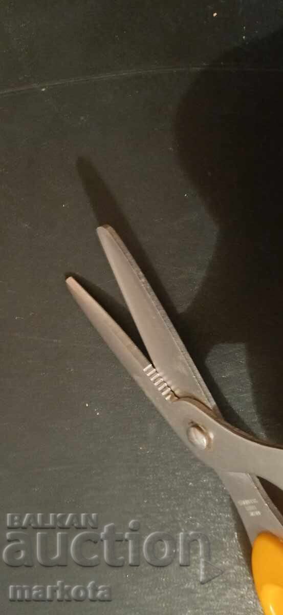 Livrarea Foarfecă japoneză pentru pui și pește