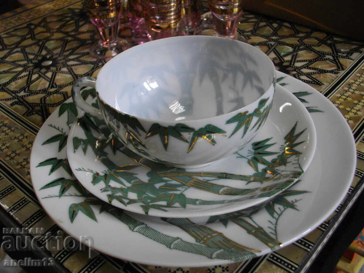 ТРОЕН СЕТ ПОРЦЕЛАНОВА ЧАШКА И ЧИНИЙКИ с цена € 25.00 | 48.90 лв.