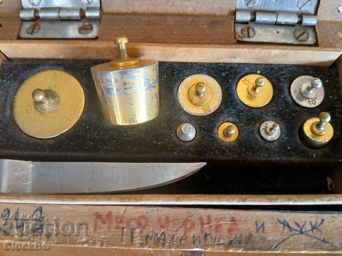Vintage weight set with price € 9.00 | 17.60 BGN