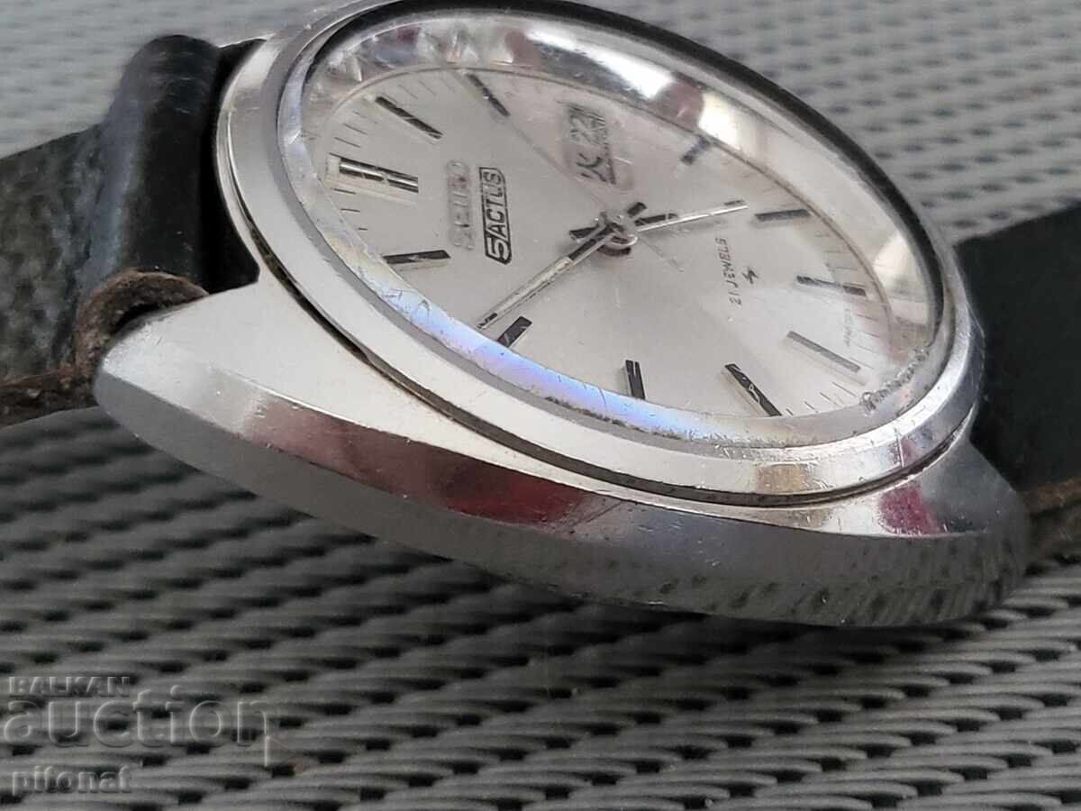 Delivery of Collectible SEIKO 5 ACTUS 7019 7070 Watch