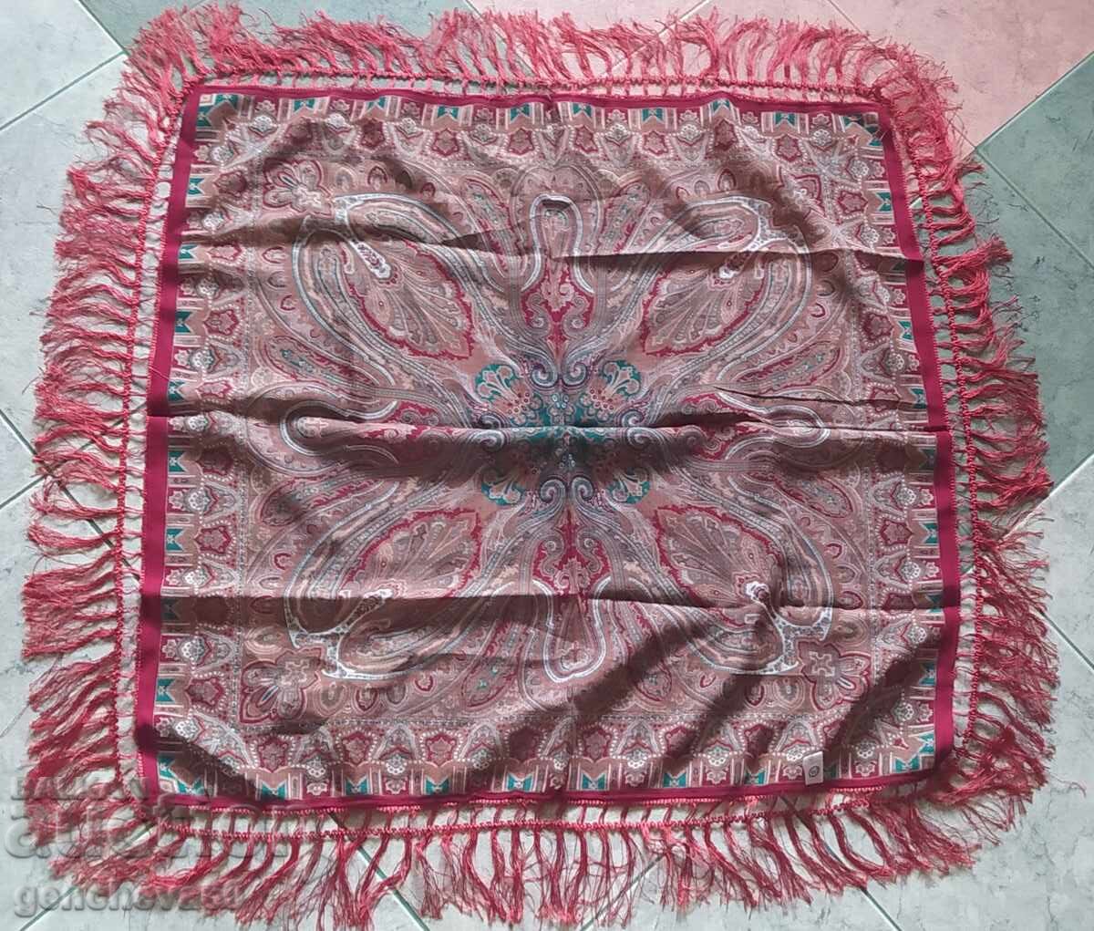 Licitație Eșarfă de lână cu franjuri 90cm