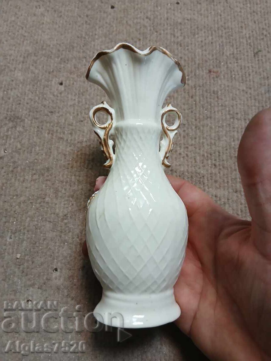 Μικρό κεραμικό βάζο με τιμή € 7.00 | 13.69 BGN Μικρό κεραμικό βάζο με τιμή € 7.00 | 13.69 BGN