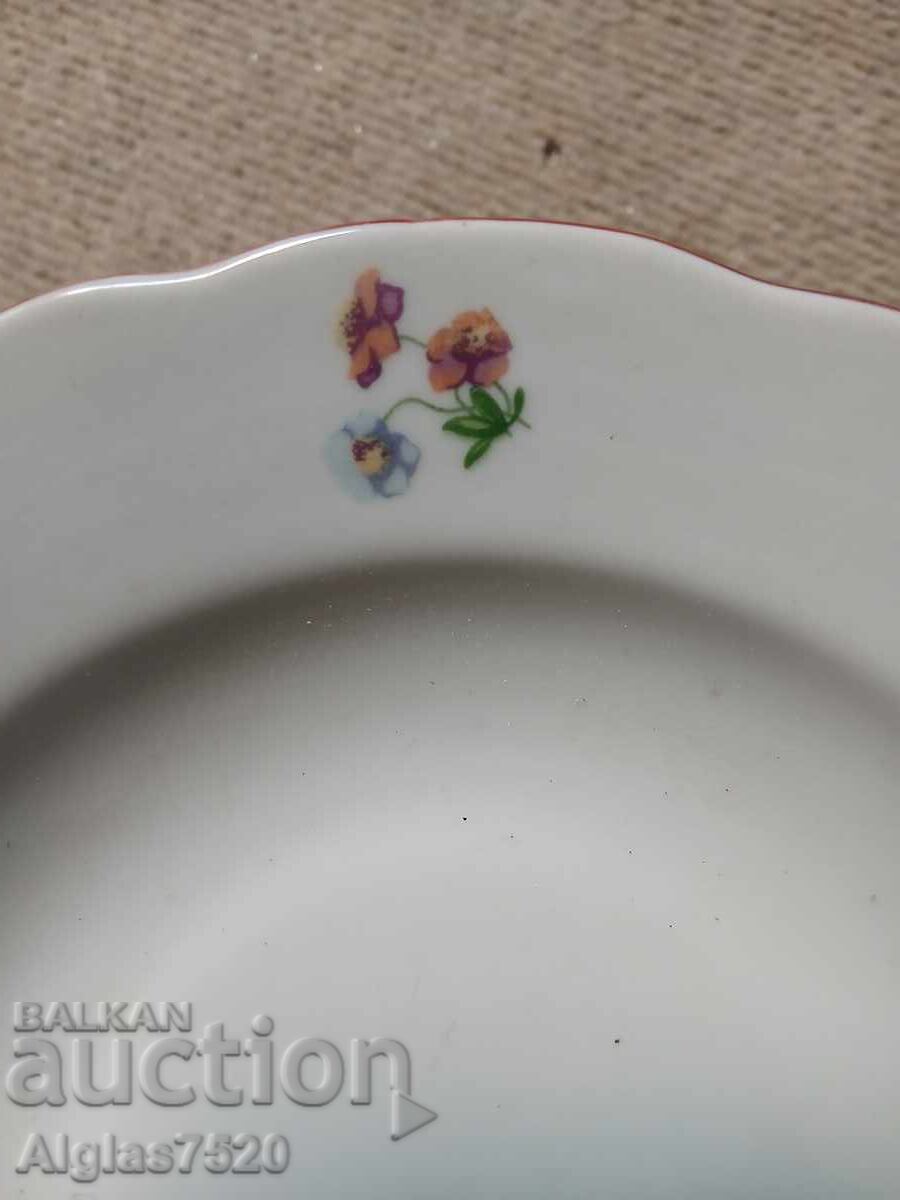 Παράδοση 9 πιάτα - Βουλγαρική πορσελάνη Παράδοση 9 πιάτα - Βουλγαρική πορσελάνη