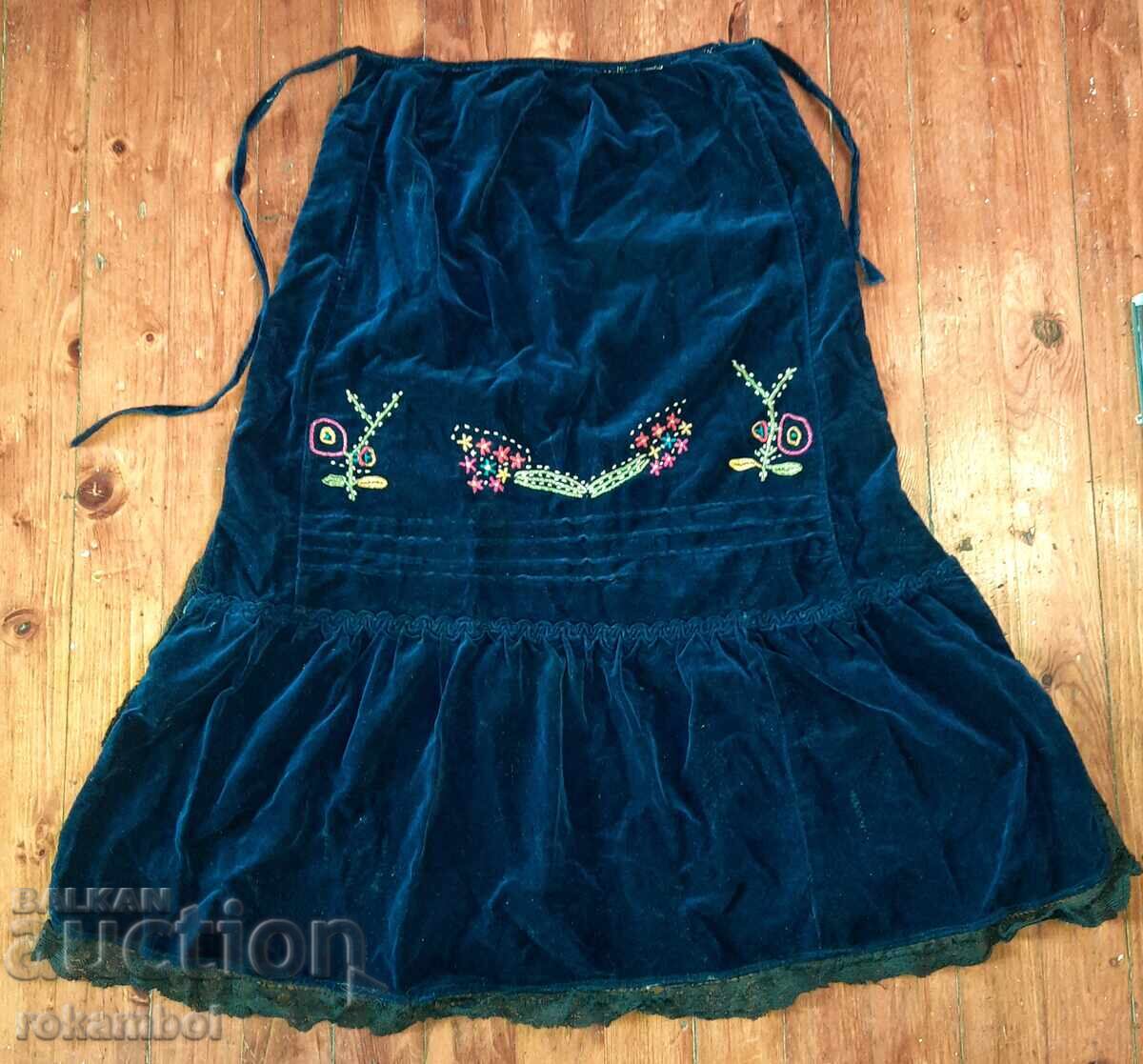 Παλιά βελούδινη ποδιά από τη Νότια Δοβρουτσά, χωριό Καρά Ντερλάρ