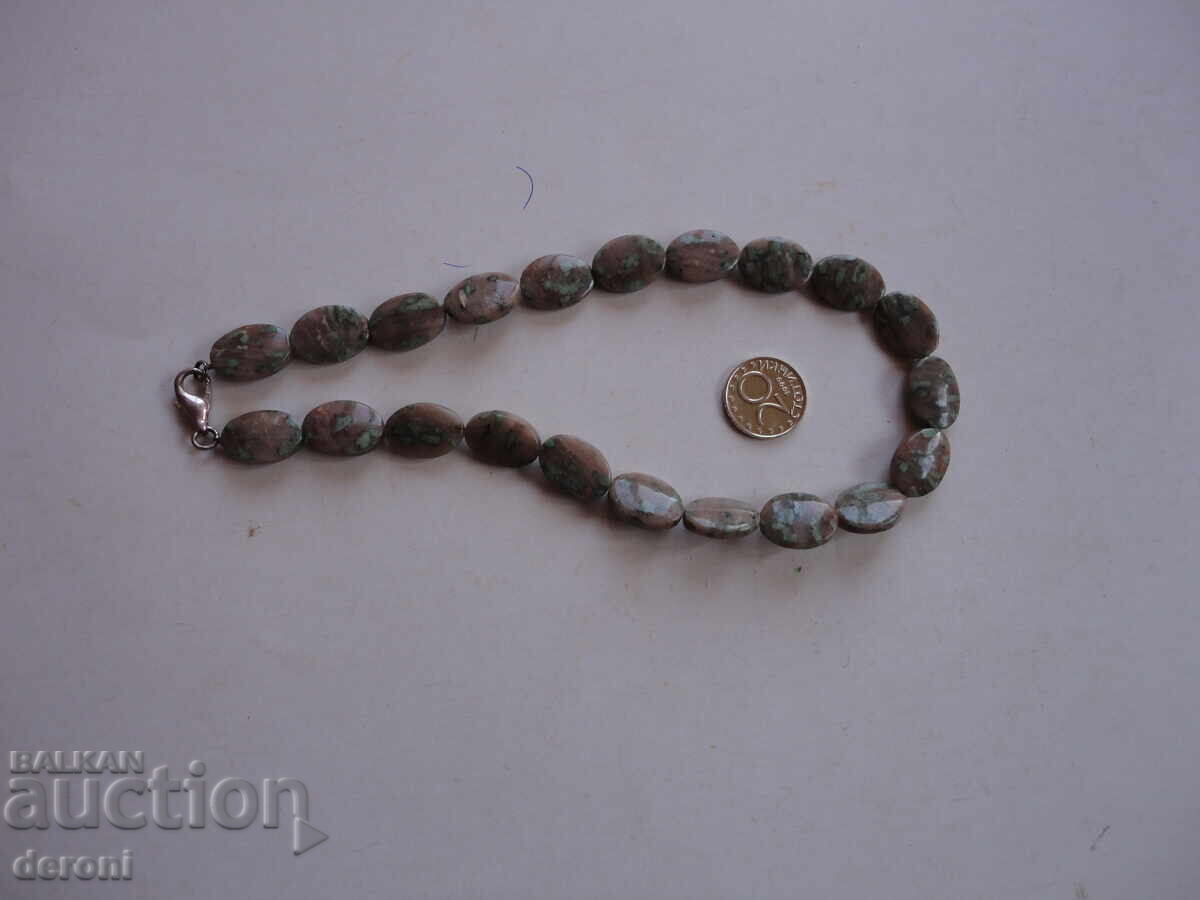 Licitație Colier de lux cu pietre naturale de jasp leopard și argint Licitație Colier de lux cu pietre naturale de jasp leopard și argint