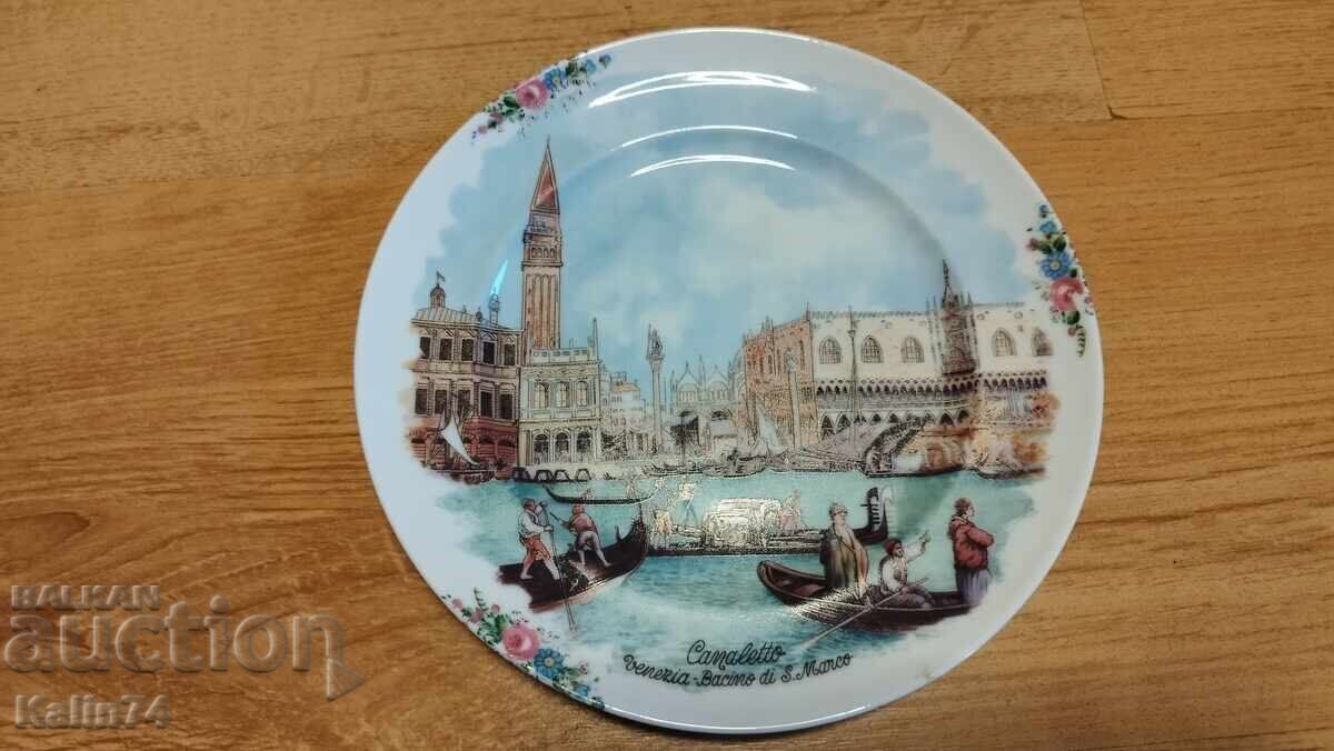 Frumoasă farfurie din Veneția, Italia. Frumoasă farfurie din Veneția, Italia.