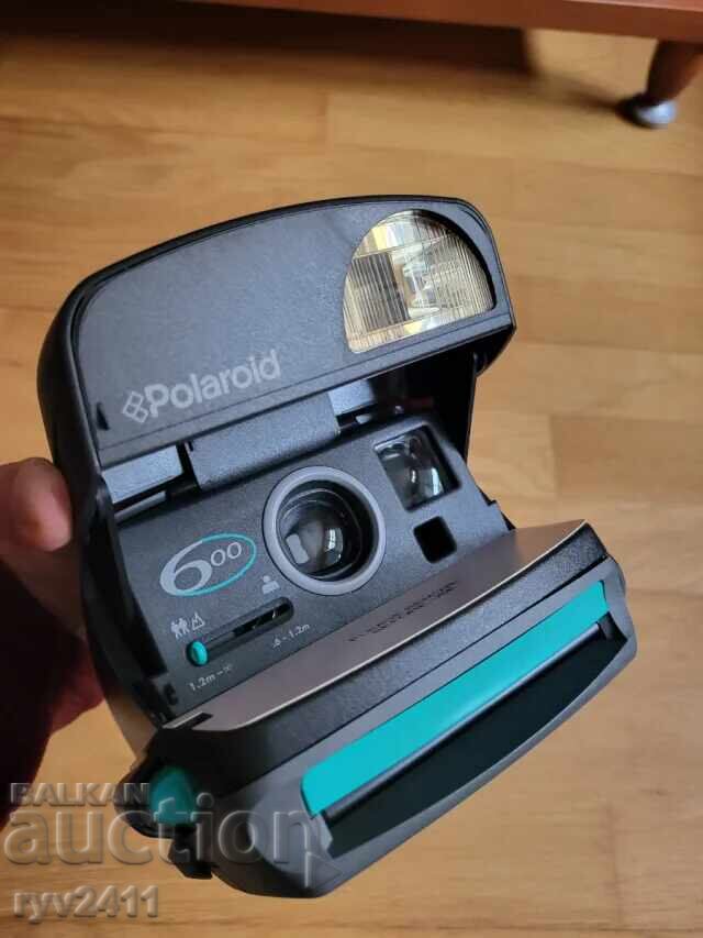 Παράδοση Παλιό φωτογραφική μηχανή στιγμιαίων Polaroid 600