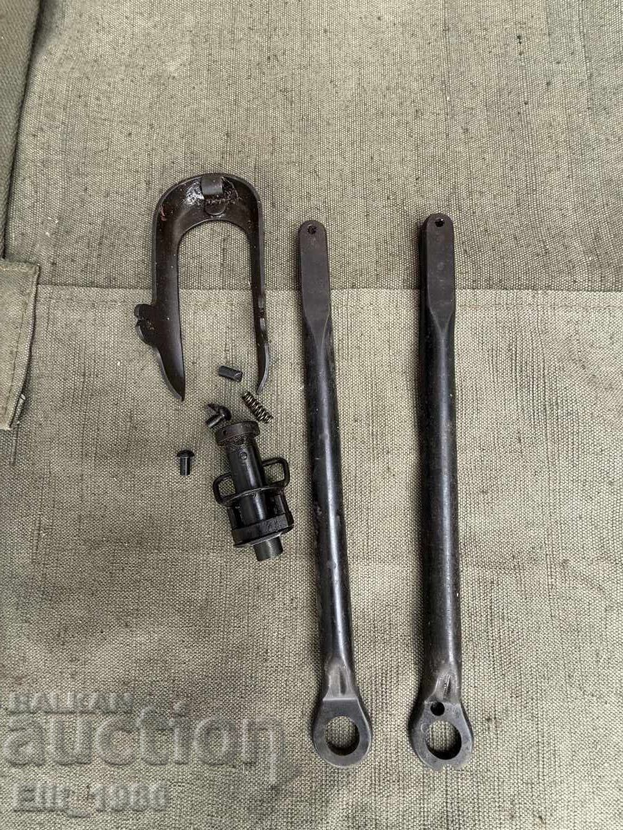 Pat metalic pentru AK-47