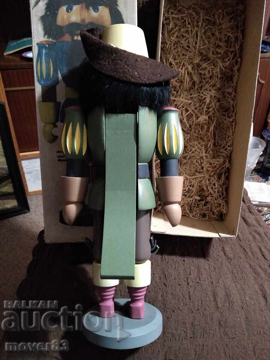 Καρυοθραύστης. Γερμανία με τιμή € 10.99 | 21.49 BGN