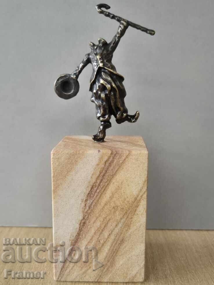 Σταύρι Καλίνοφ 1944-2023 Το Πνεύμα του Τσάρλι Τσάπλιν με τιμή € 430.00 | 841.01 BGN