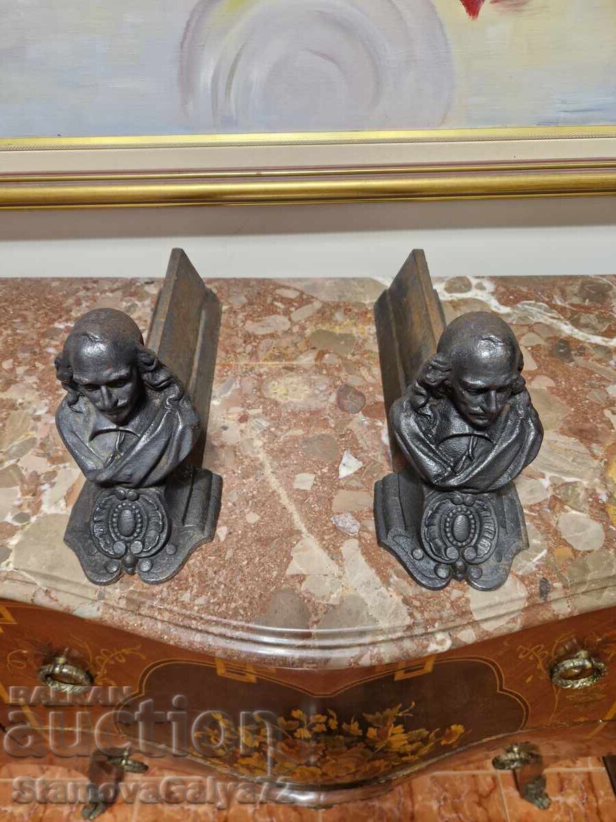 Доставка на Уникални антикварни френски чугунени стойки за камина